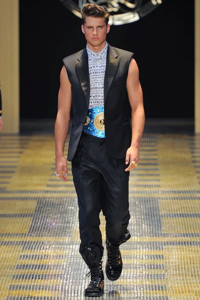 Look 50